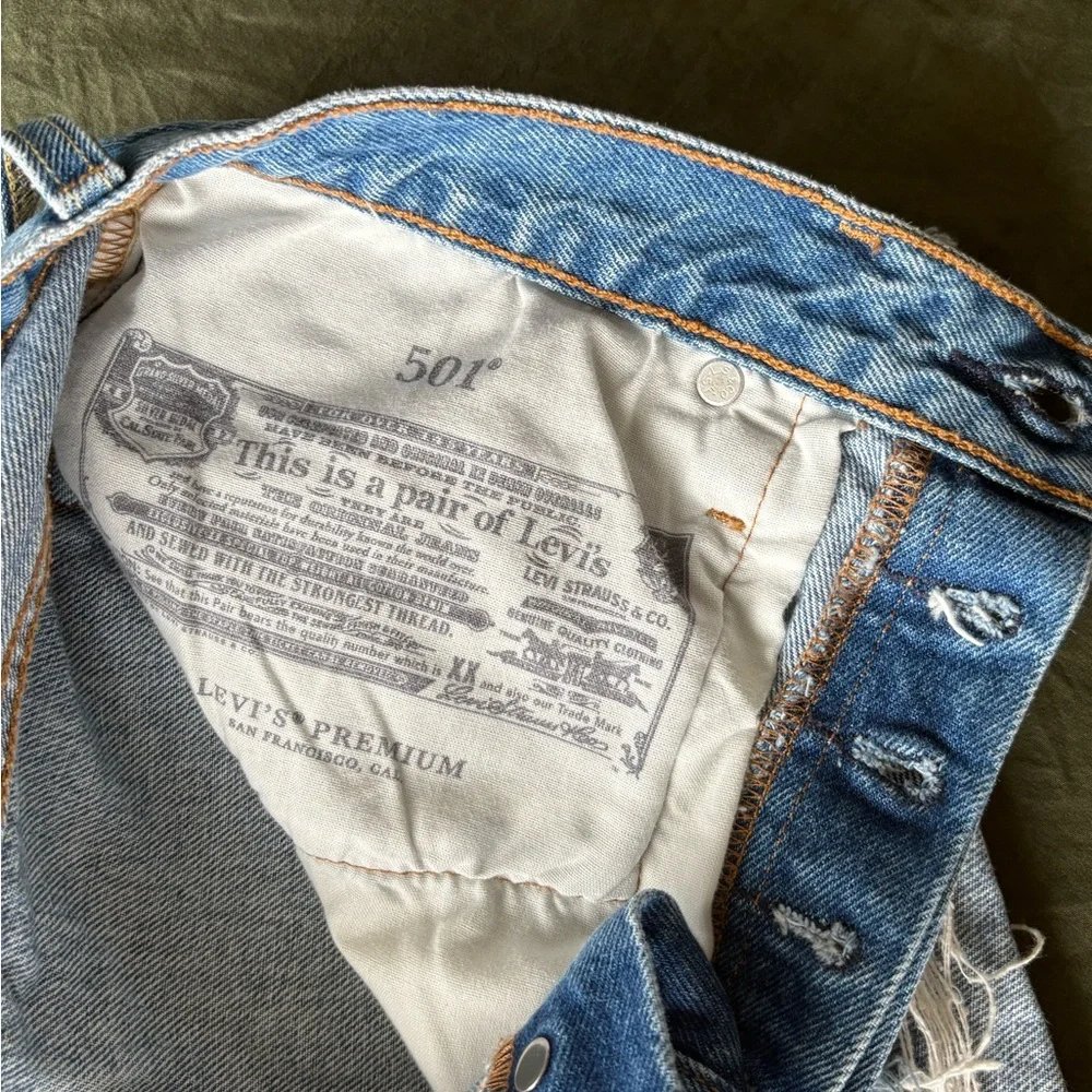Levi 501 Cutoff Denim Shorts - Picture 6 of 7